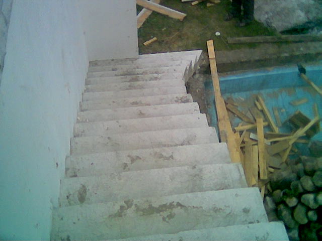 Tiesus betoniniai laiptai