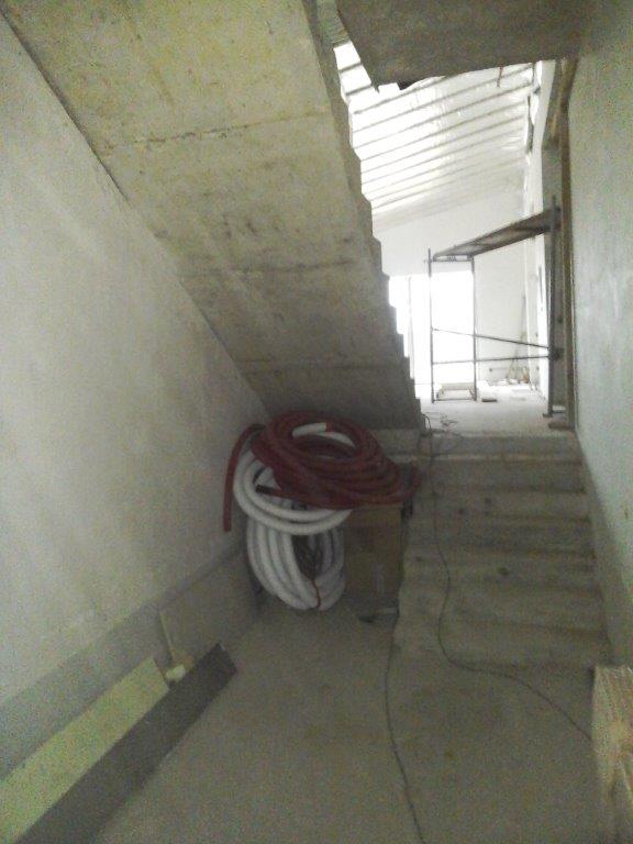 Tiesus betoniniai laiptai