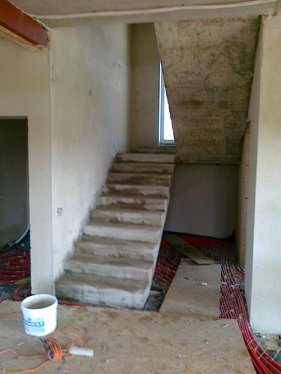 U-forma su lygia aikstele