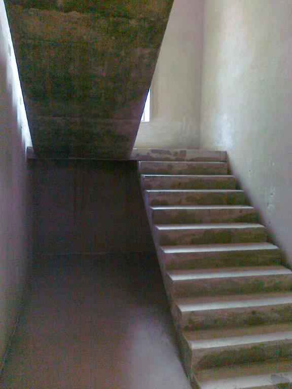 U-forma su lygia aikstele