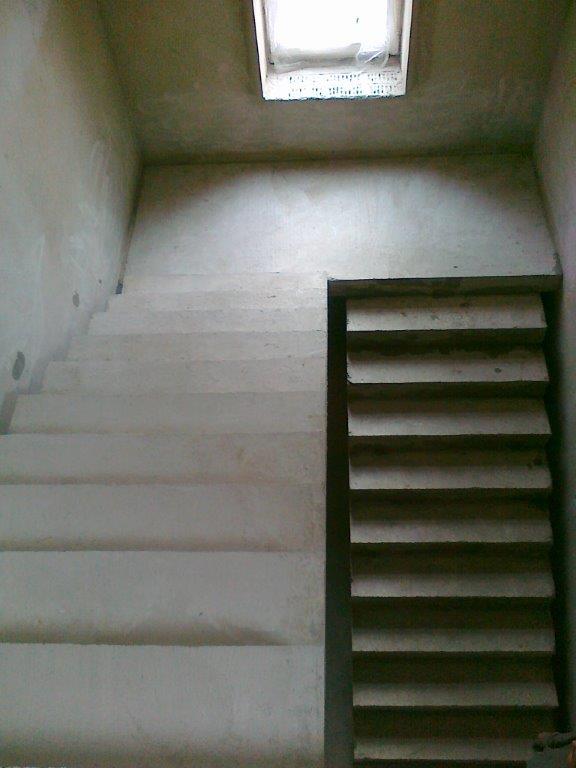 U-forma su lygia aikstele
