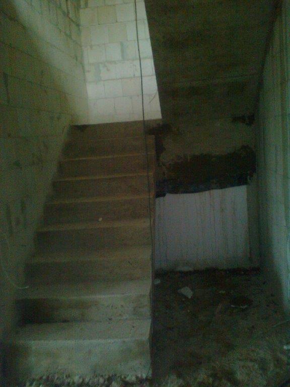 U-forma su lygia aikstele