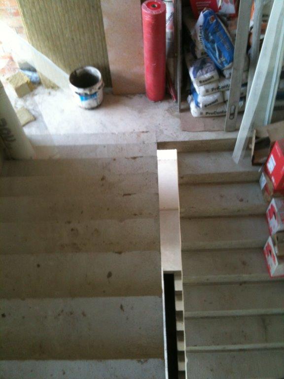 U-forma su lygia aikstele