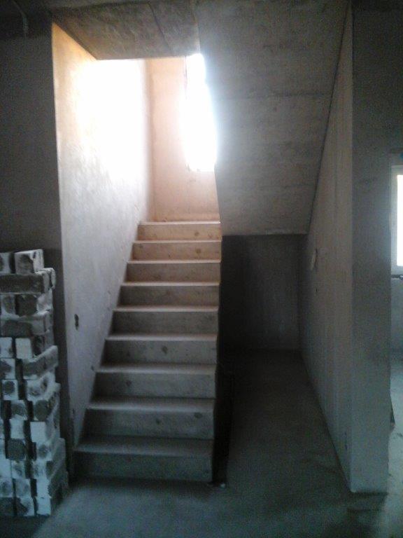 U-forma su lygia aikstele