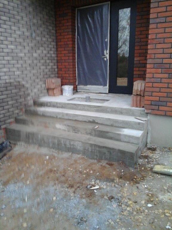 Tiesus lauko betoniniai laiptai