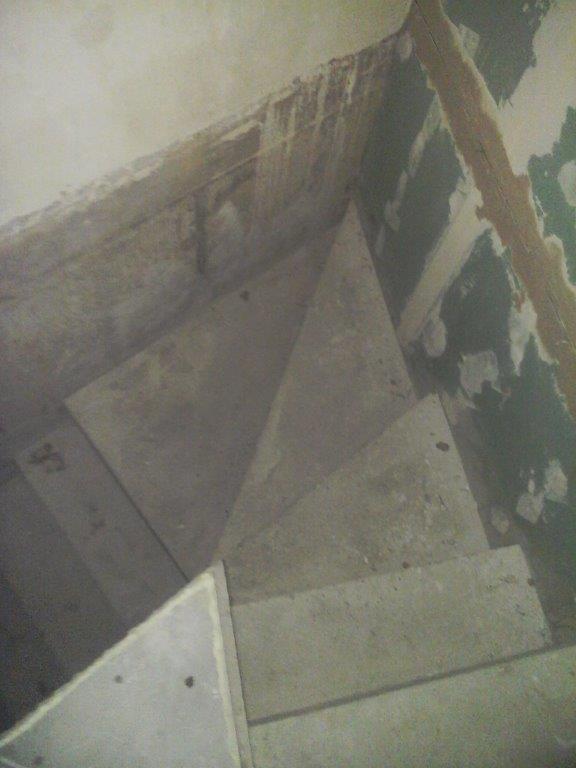 U-formos laiptuoti betoniniai laiptai